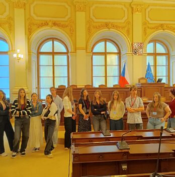 Žáci Gymnázia Žamberk navštívili poslaneckou sněmovnu